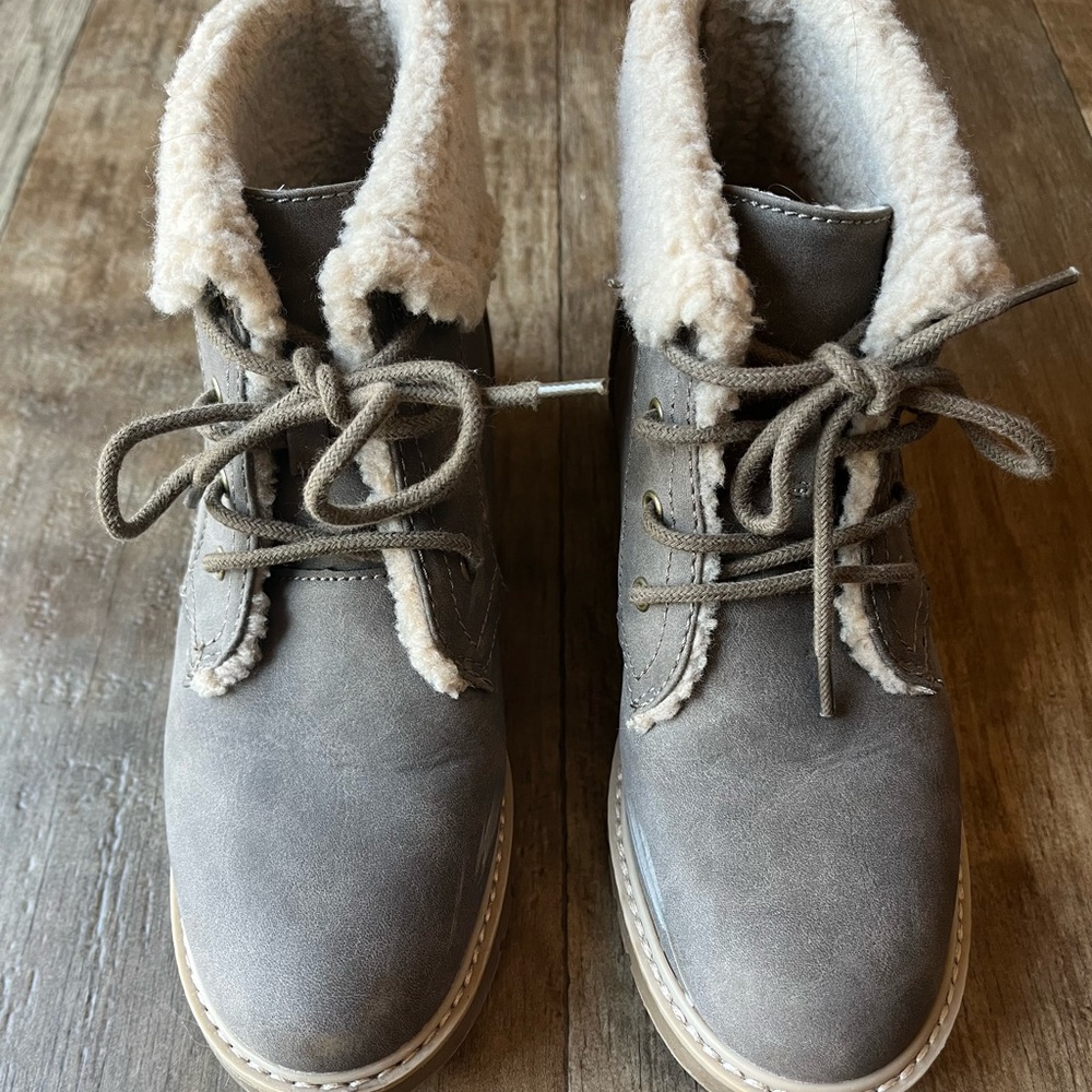 Womens Sonoma Boots Size 7 1/2